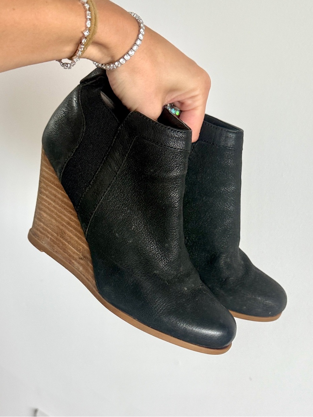 VINTAGE GENUINE LEATHER CROWN AFFAIR NINE WEAT Black Wedge Ankle Booties Heel